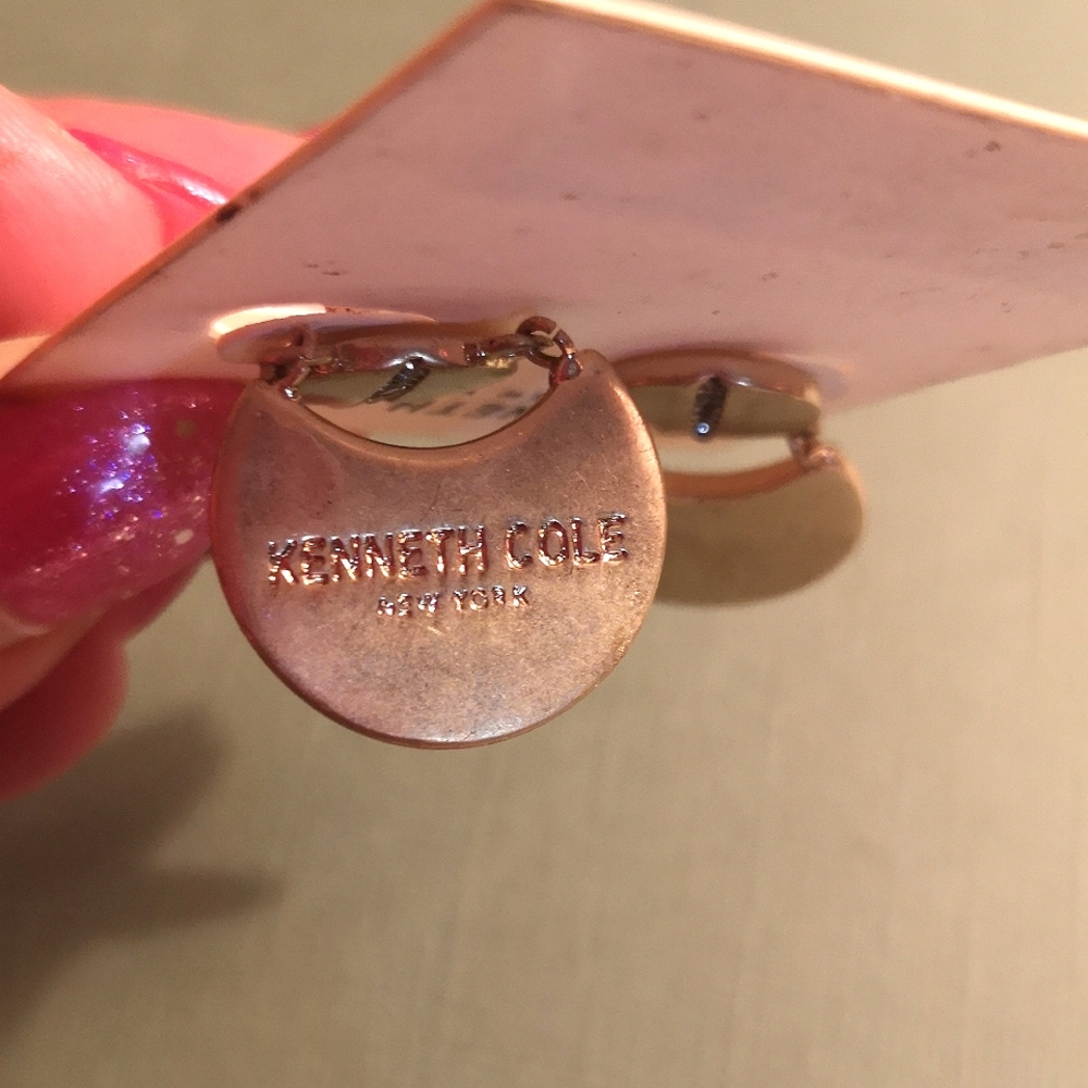 Kenneth Cole gold tone earrings 🔥🧱 - Picture 4 of 7